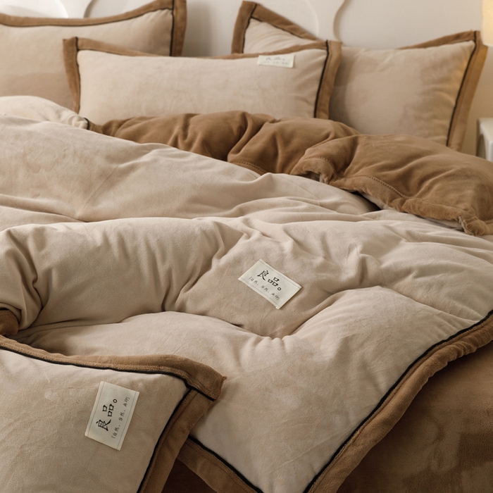 91家纺网 家纺一手货源 找家纺 子由家居 2024新款牛奶绒双拼可拆洗冬被被子被芯 双拼可拆洗-米驼+奶茶咖