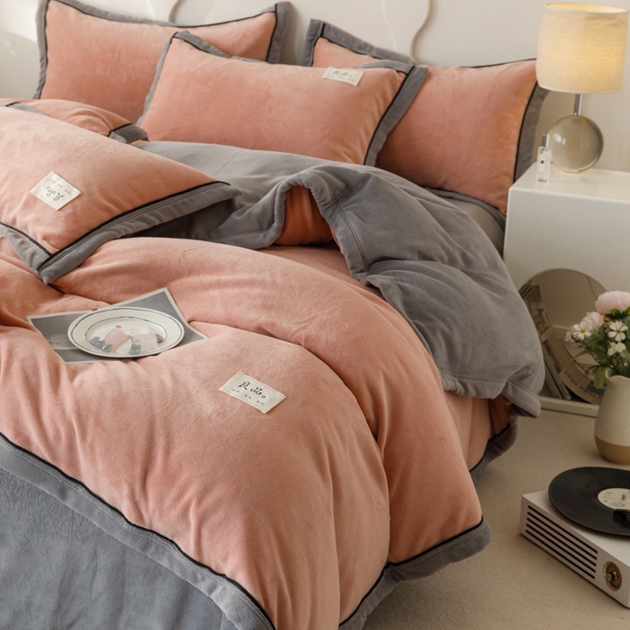 91家纺网 家纺一手货源 找家纺 子由家居 2024新款牛奶绒双拼可拆洗冬被被子被芯 双拼可拆洗-豆沙+浅灰