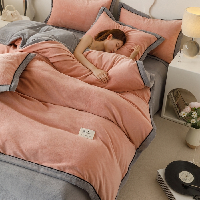 91家纺网 家纺一手货源 找家纺 子由家居 2024新款牛奶绒双拼可拆洗冬被被子被芯 双拼可拆洗-豆沙+浅灰