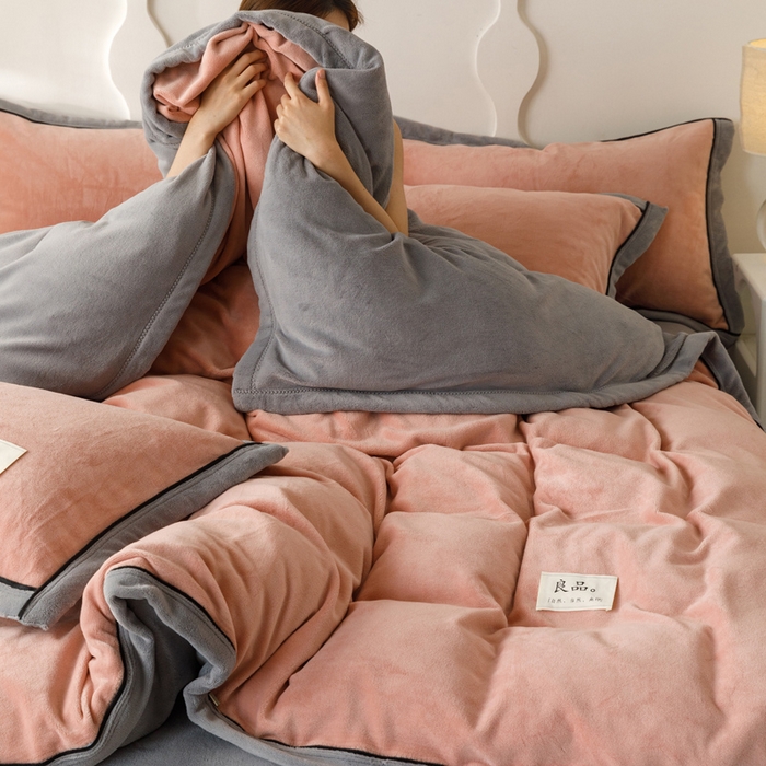91家纺网 家纺一手货源 找家纺 子由家居 2024新款牛奶绒双拼可拆洗冬被被子被芯 双拼可拆洗-豆沙+浅灰