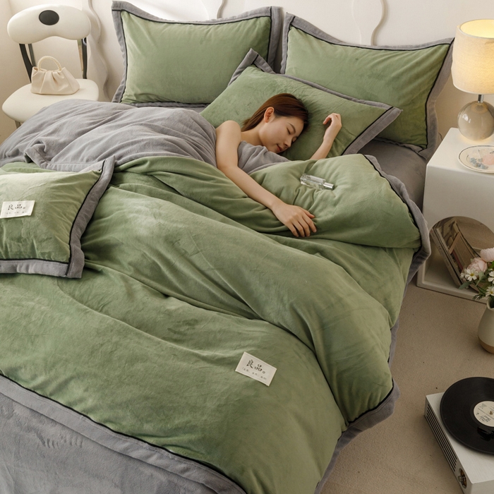 91家纺网 家纺一手货源 找家纺 子由家居 2024新款牛奶绒双拼可拆洗冬被被子被芯 双拼可拆洗-牛油果绿+浅灰