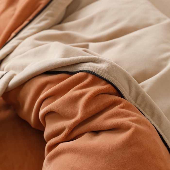 91家纺网 家纺一手货源 找家纺 子由家居 2024新款牛奶绒双拼可拆洗冬被被子被芯 双拼可拆洗-焦糖+米驼