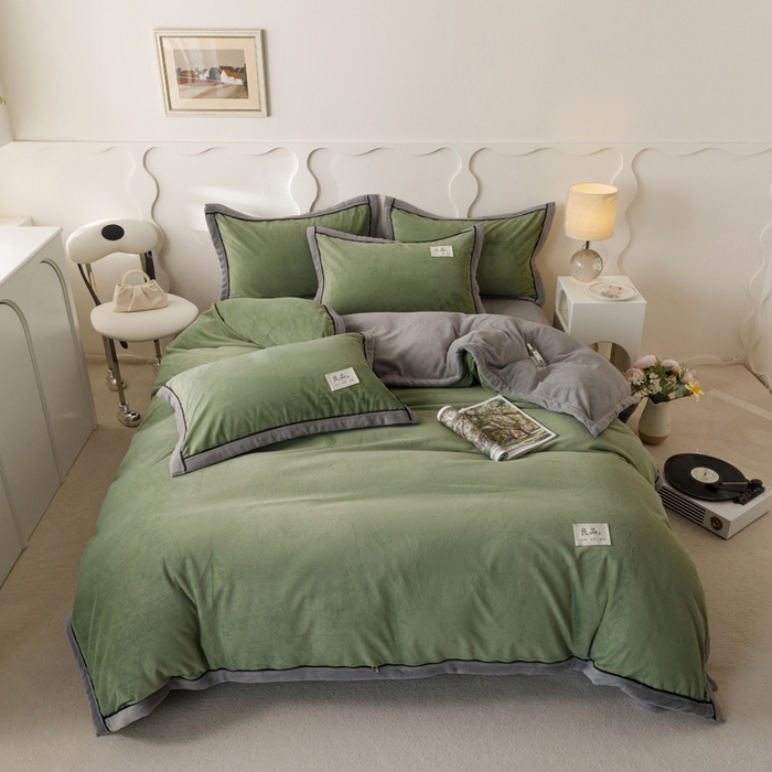 91家纺网 家纺一手货源 找家纺 子由家居 2024新款牛奶绒双拼可拆洗冬被被子被芯 双拼可拆洗-牛油果绿+浅灰