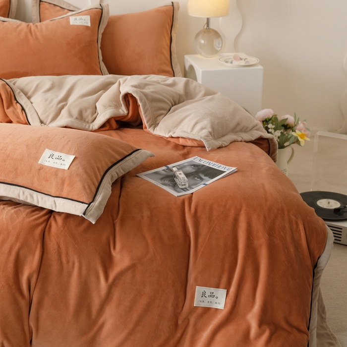 91家纺网 家纺一手货源 找家纺 子由家居 2024新款牛奶绒双拼可拆洗冬被被子被芯 双拼可拆洗-焦糖+米驼