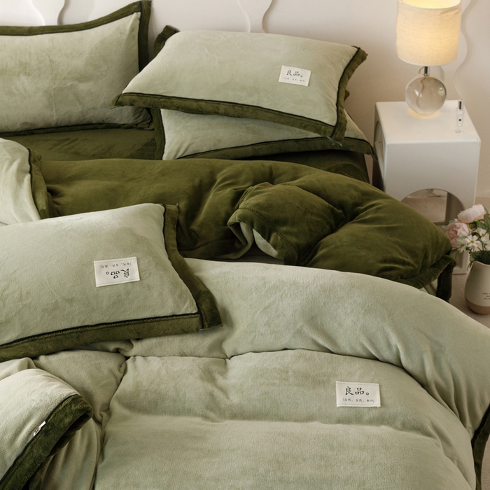 91家纺网 家纺一手货源 找家纺 子由家居 2024新款牛奶绒双拼可拆洗冬被被子被芯 双拼可拆洗-浅水绿+橄榄绿