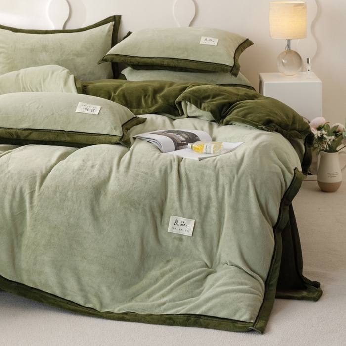 91家纺网 家纺一手货源 找家纺 子由家居 2024新款牛奶绒双拼可拆洗冬被被子被芯 双拼可拆洗-浅水绿+橄榄绿