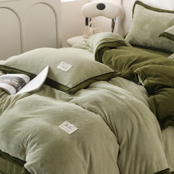 91家纺网 家纺一手货源 找家纺 子由家居 2024新款牛奶绒双拼可拆洗冬被被子被芯 双拼可拆洗-浅水绿+橄榄绿