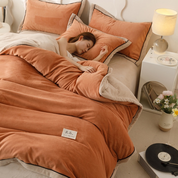 91家纺网 家纺一手货源 找家纺 子由家居 2024新款牛奶绒双拼可拆洗冬被被子被芯 双拼可拆洗-焦糖+米驼