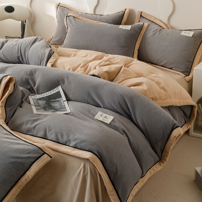 91家纺网 家纺一手货源 找家纺 子由家居 2024新款牛奶绒双拼可拆洗冬被被子被芯 双拼可拆洗-浅灰+米金