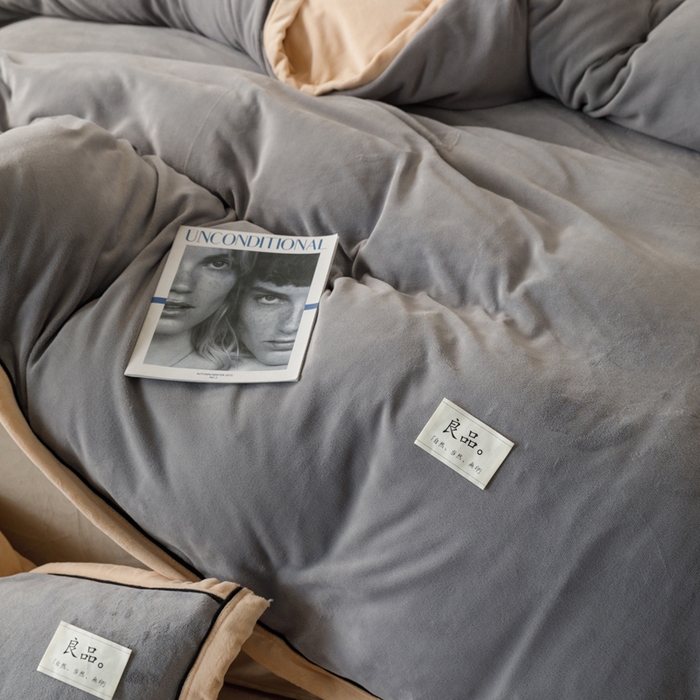 91家纺网 家纺一手货源 找家纺 子由家居 2024新款牛奶绒双拼可拆洗冬被被子被芯 双拼可拆洗-浅灰+米金