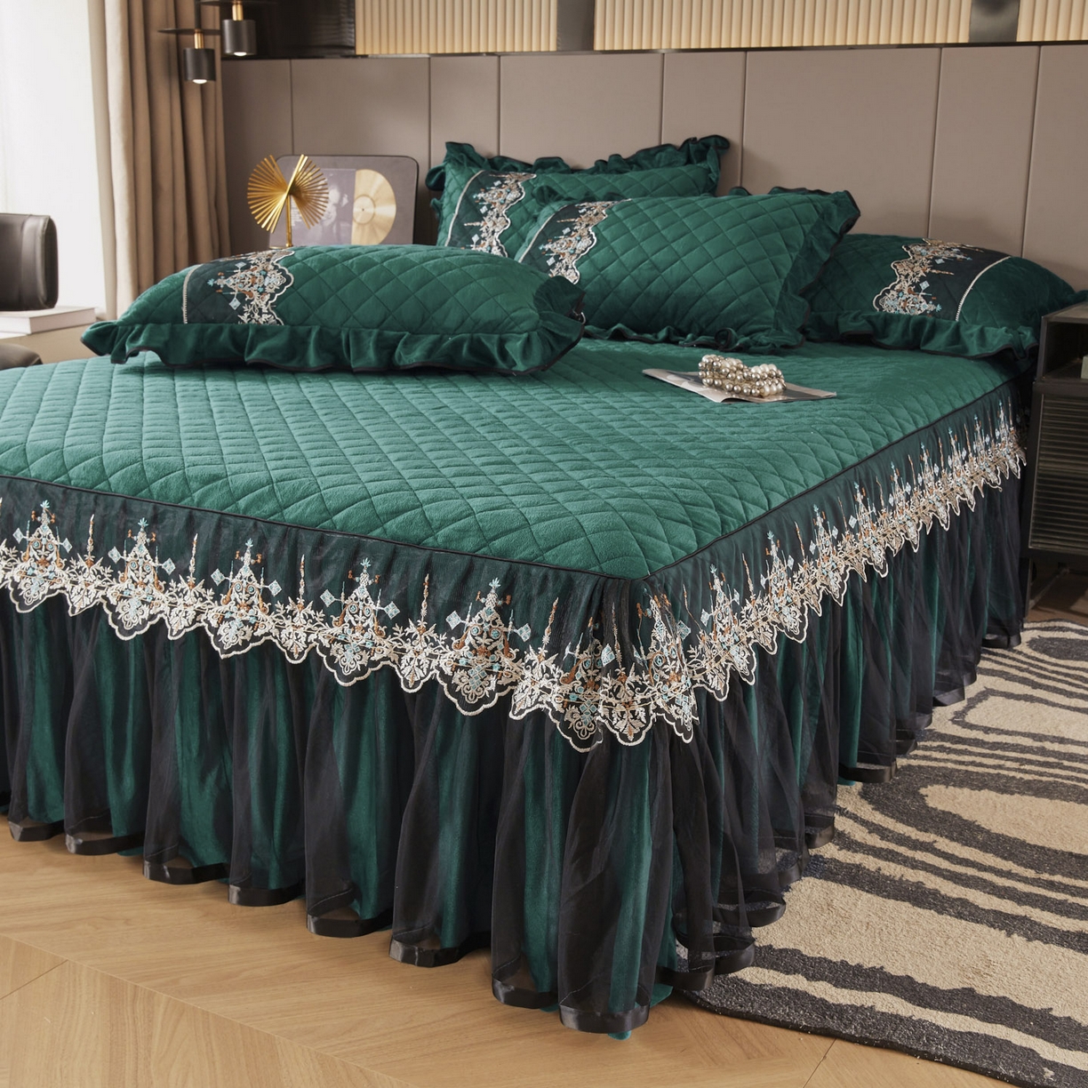 91家纺网 家纺一手货源 找家纺 恋尚 2025新款水晶绒保暖床裙四件套-梵蒂莎（控价） 梵蒂莎-绿