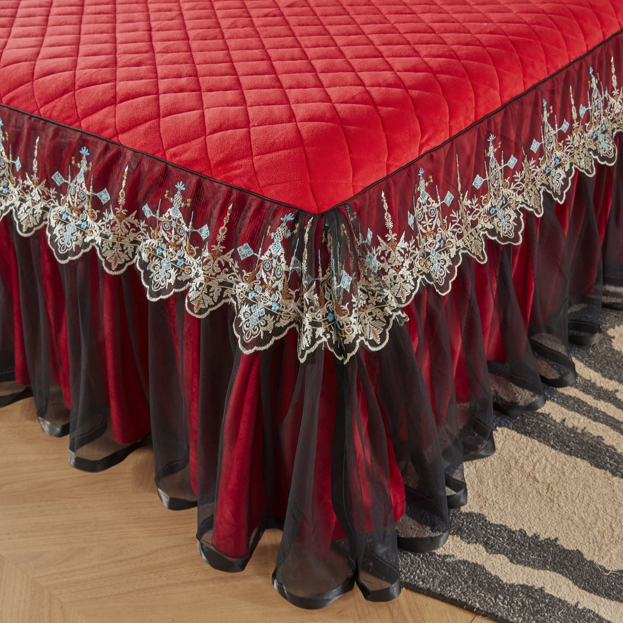 91家纺网 家纺一手货源 找家纺 恋尚 2025新款水晶绒保暖床裙四件套-梵蒂莎（控价） 梵蒂莎-品红