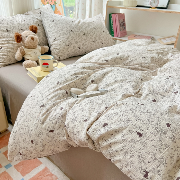 91家纺网 家纺一手货源 找家纺 玉海棠家纺 2025新款云感双层纱暗合四件套 兔与晚风