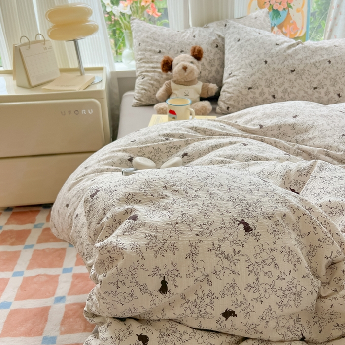 91家纺网 家纺一手货源 找家纺 玉海棠家纺 2025新款云感双层纱暗合四件套 兔与晚风