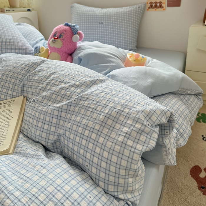 91家纺网 家纺一手货源 找家纺 玉海棠家纺 2025新款云感双层纱暗合四件套 蓝格纹