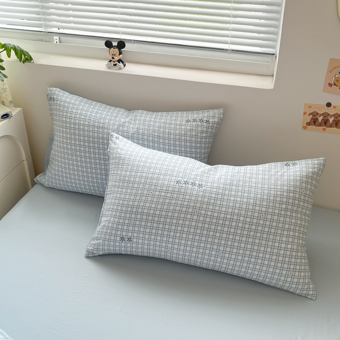 91家纺网 家纺一手货源 找家纺 玉海棠家纺 2025新款云感双层纱暗合四件套 蓝格纹