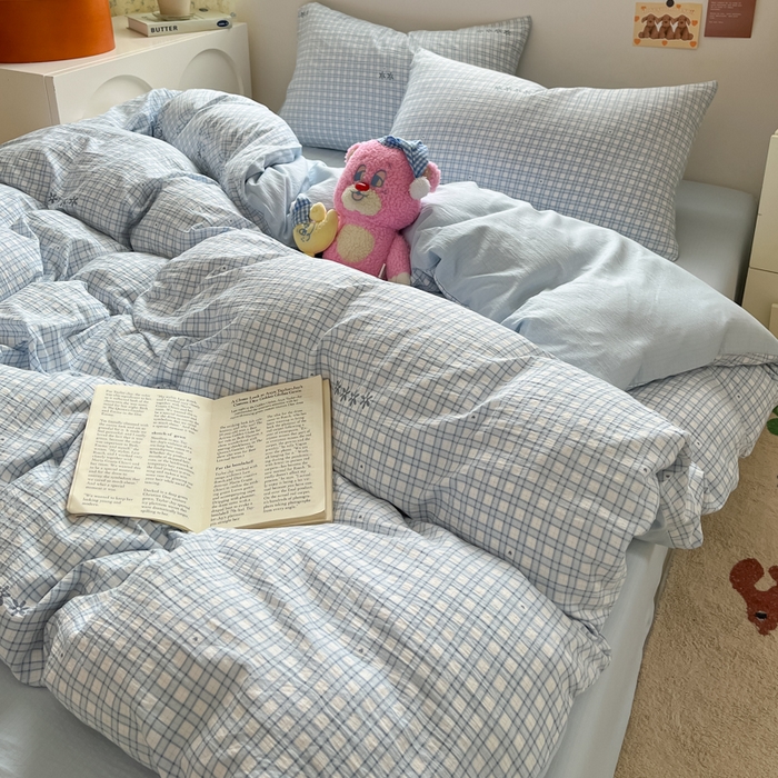 91家纺网 家纺一手货源 找家纺 玉海棠家纺 2025新款云感双层纱暗合四件套 蓝格纹