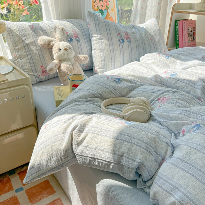 91家纺网 家纺一手货源 找家纺 玉海棠家纺 2025新款云感双层纱暗合四件套 蓝色小象