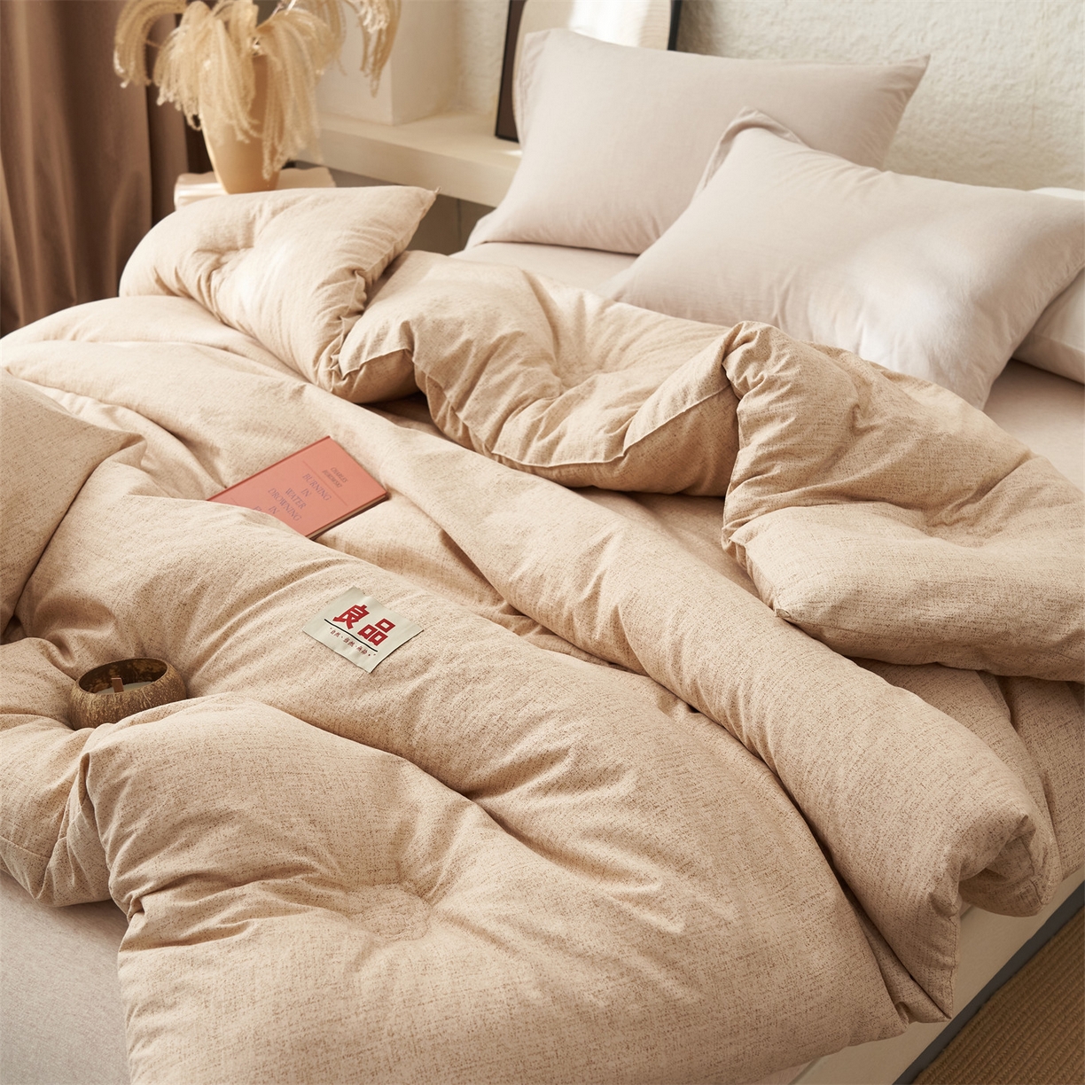 91家纺网 家纺一手货源 找家纺 恬思语家纺 2025秋冬新品亚麻棉花冬被 被子被芯 丽莎-卡其