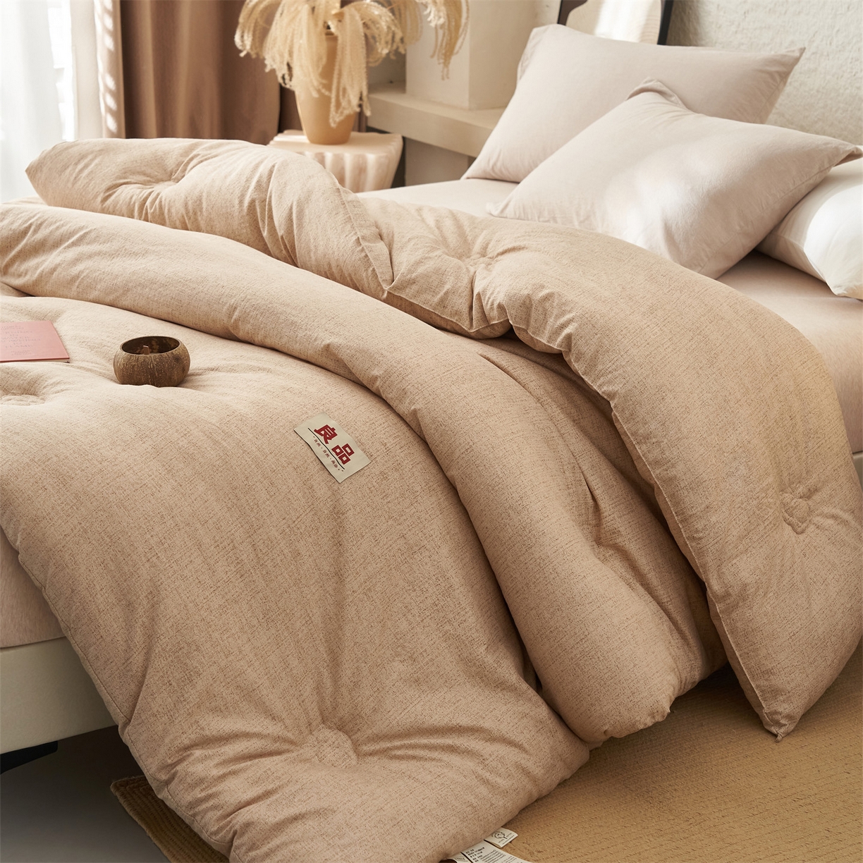 91家纺网 家纺一手货源 找家纺 恬思语家纺 2025秋冬新品亚麻棉花冬被 被子被芯 丽莎-卡其