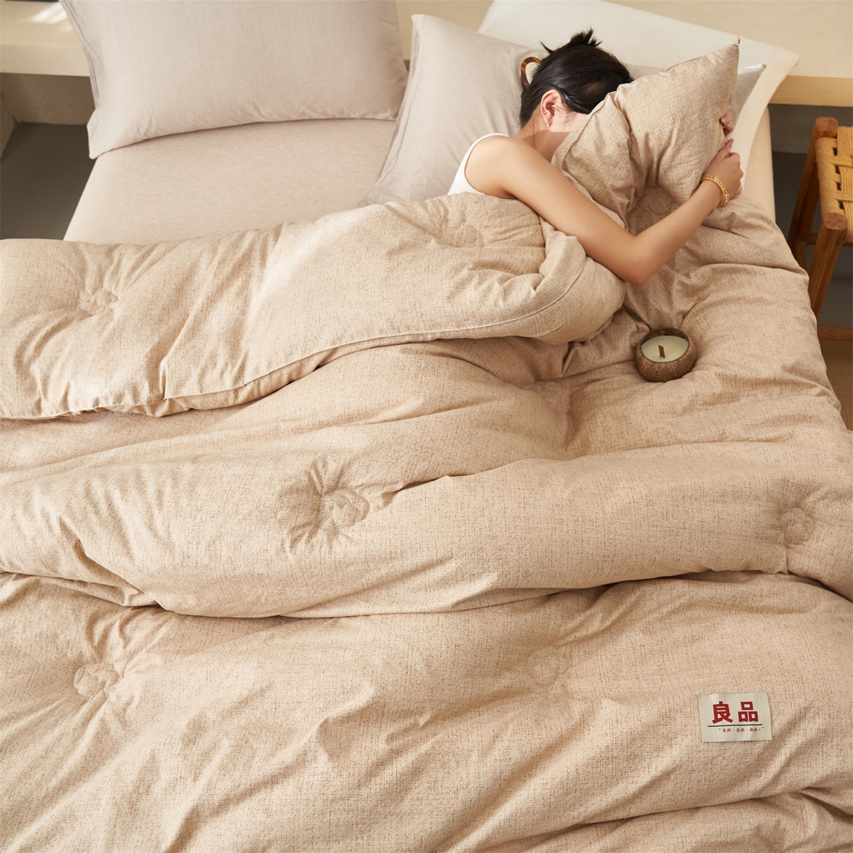 91家纺网 家纺一手货源 找家纺 恬思语家纺 2025秋冬新品亚麻棉花冬被 被子被芯 丽莎-卡其