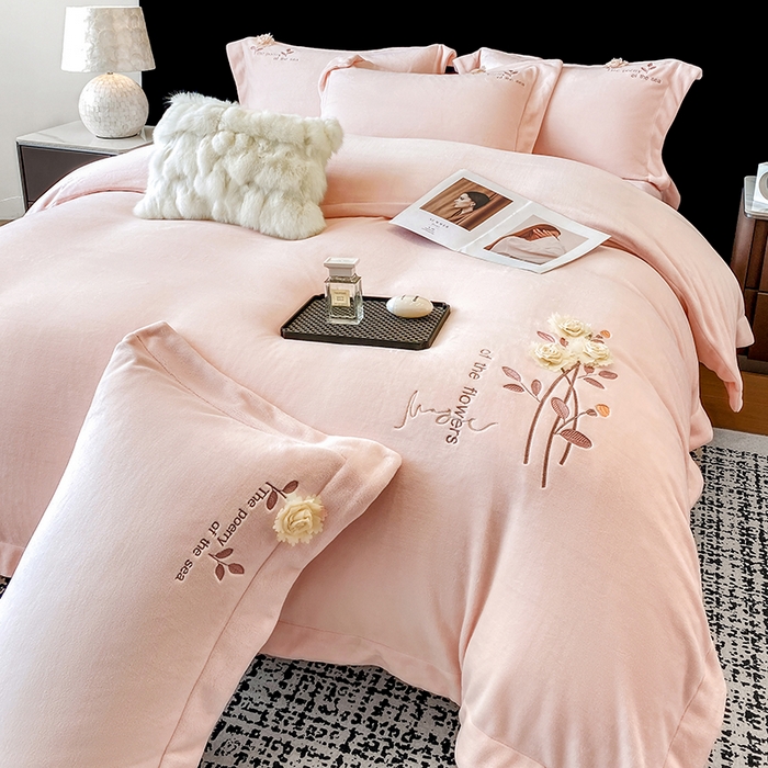 91家纺网 家纺一手货源 找家纺 （总）席之家 2025新款刺绣牛奶绒四件套-花语