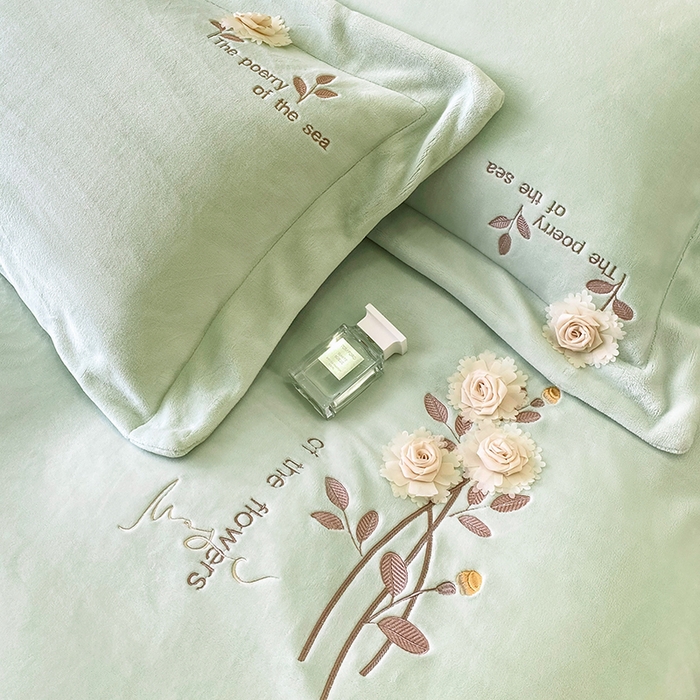 91家纺网 家纺一手货源 找家纺 席之家 2025新款刺绣牛奶绒四件套-花语 花语-青柠绿