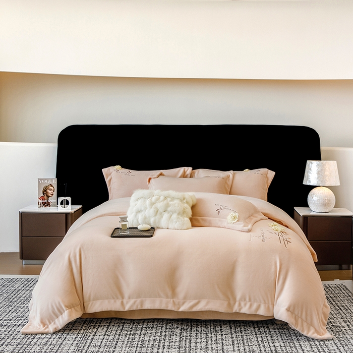 91家纺网 家纺一手货源 找家纺 席之家 2025新款刺绣牛奶绒四件套-花语 花语-卡其玉