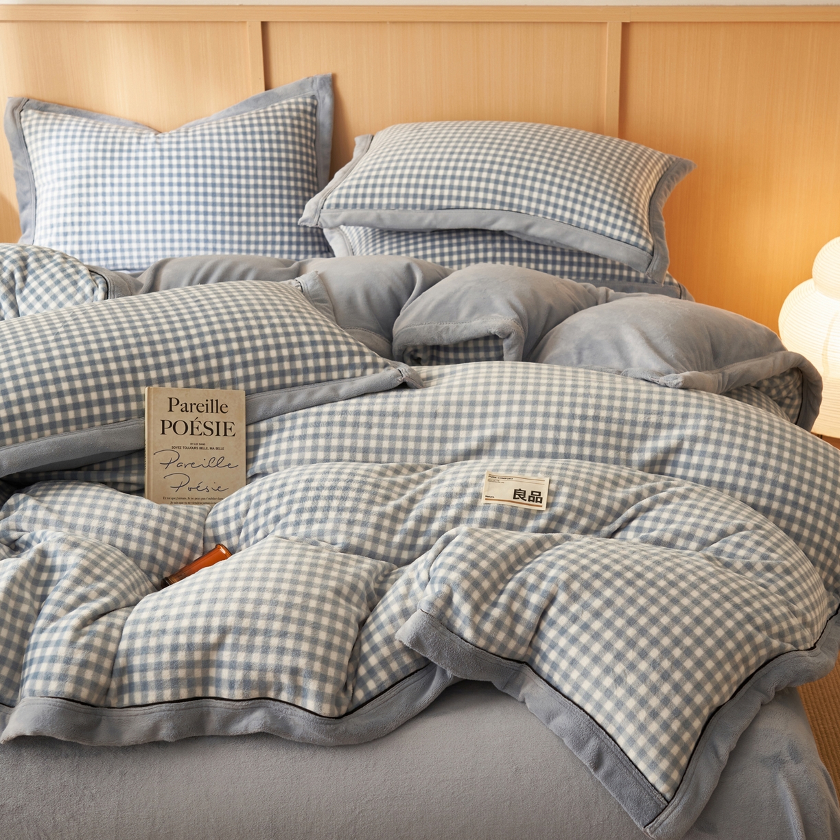 91家纺网 家纺一手货源 找家纺 子由家居 2025新款牛奶绒无印风可拆洗冬被被子被芯 天蓝小格