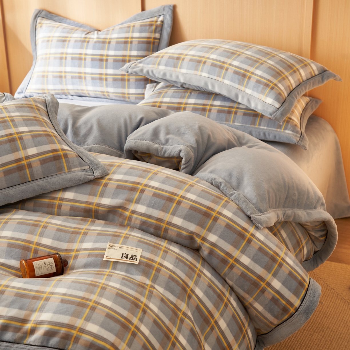 91家纺网 家纺一手货源 找家纺 子由家居 2025新款牛奶绒无印风可拆洗冬被被子被芯 莫妮卡