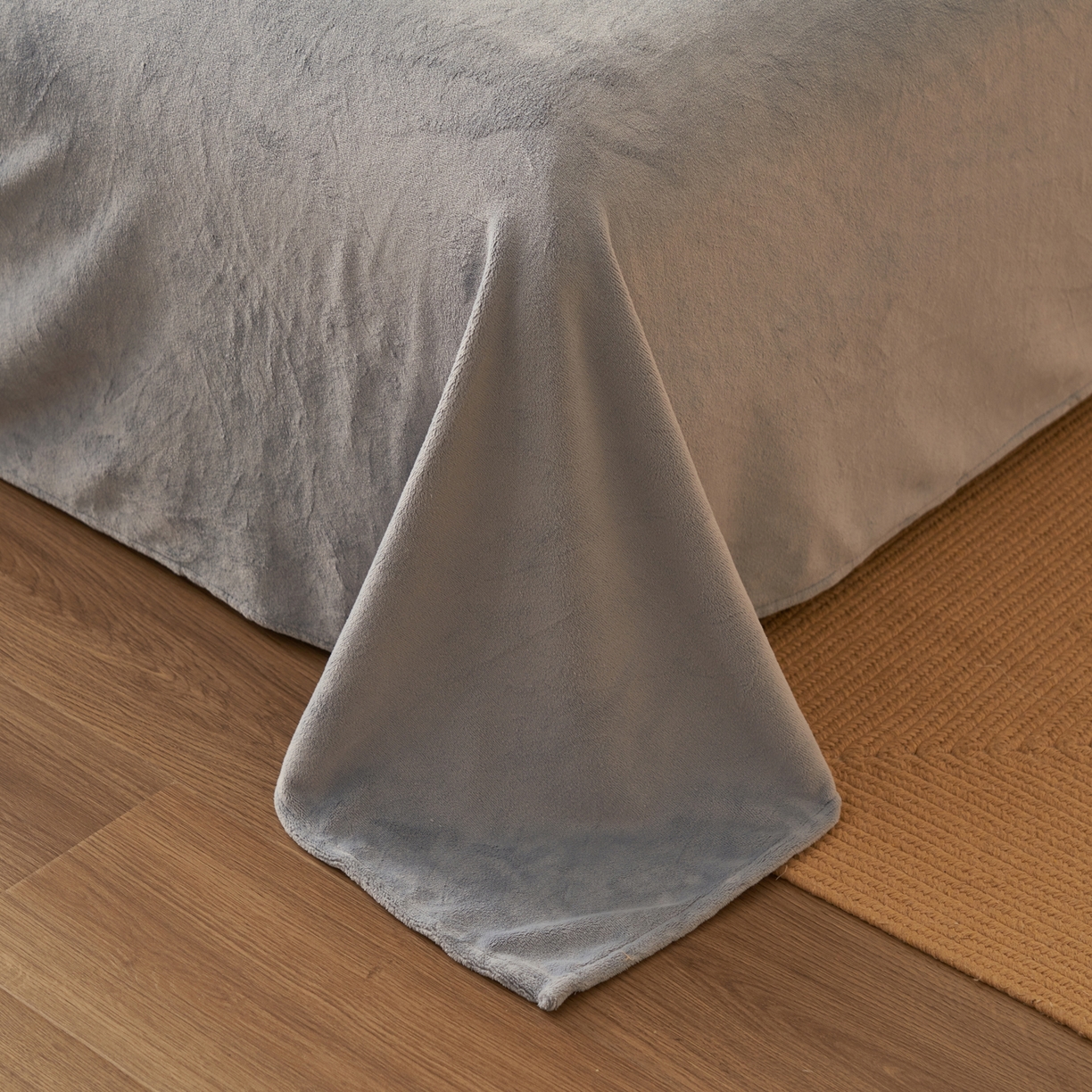 91家纺网 家纺一手货源 找家纺 子由家居 2025新款牛奶绒无印风可拆洗冬被被子被芯 蓝调格