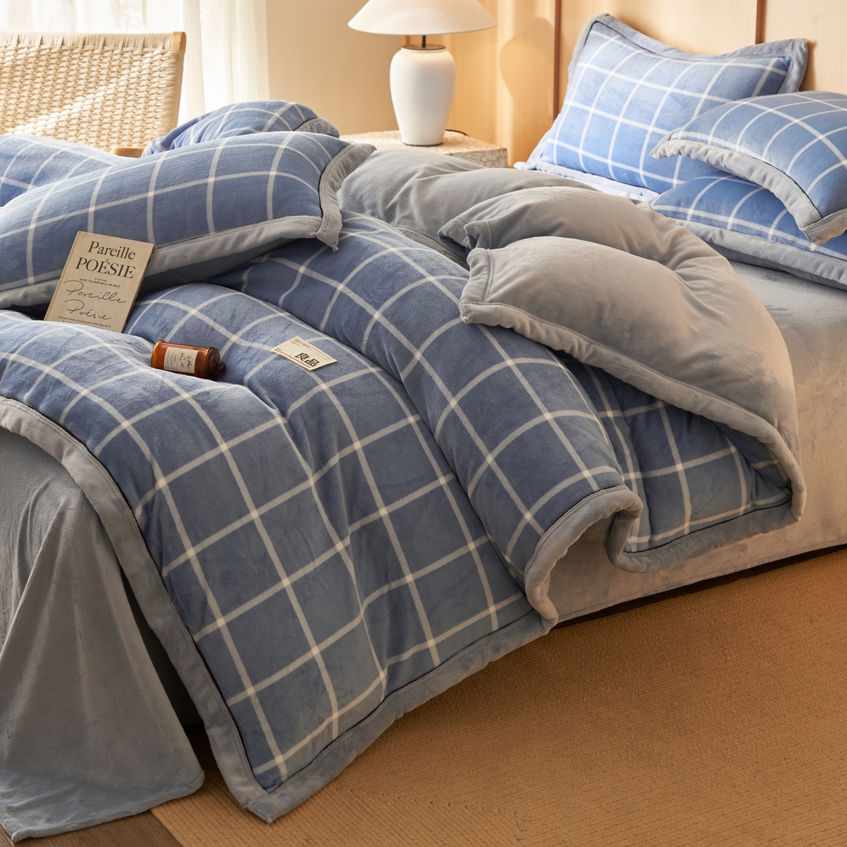 91家纺网 家纺一手货源 找家纺 子由家居 2025新款牛奶绒无印风可拆洗冬被被子被芯 蓝调格