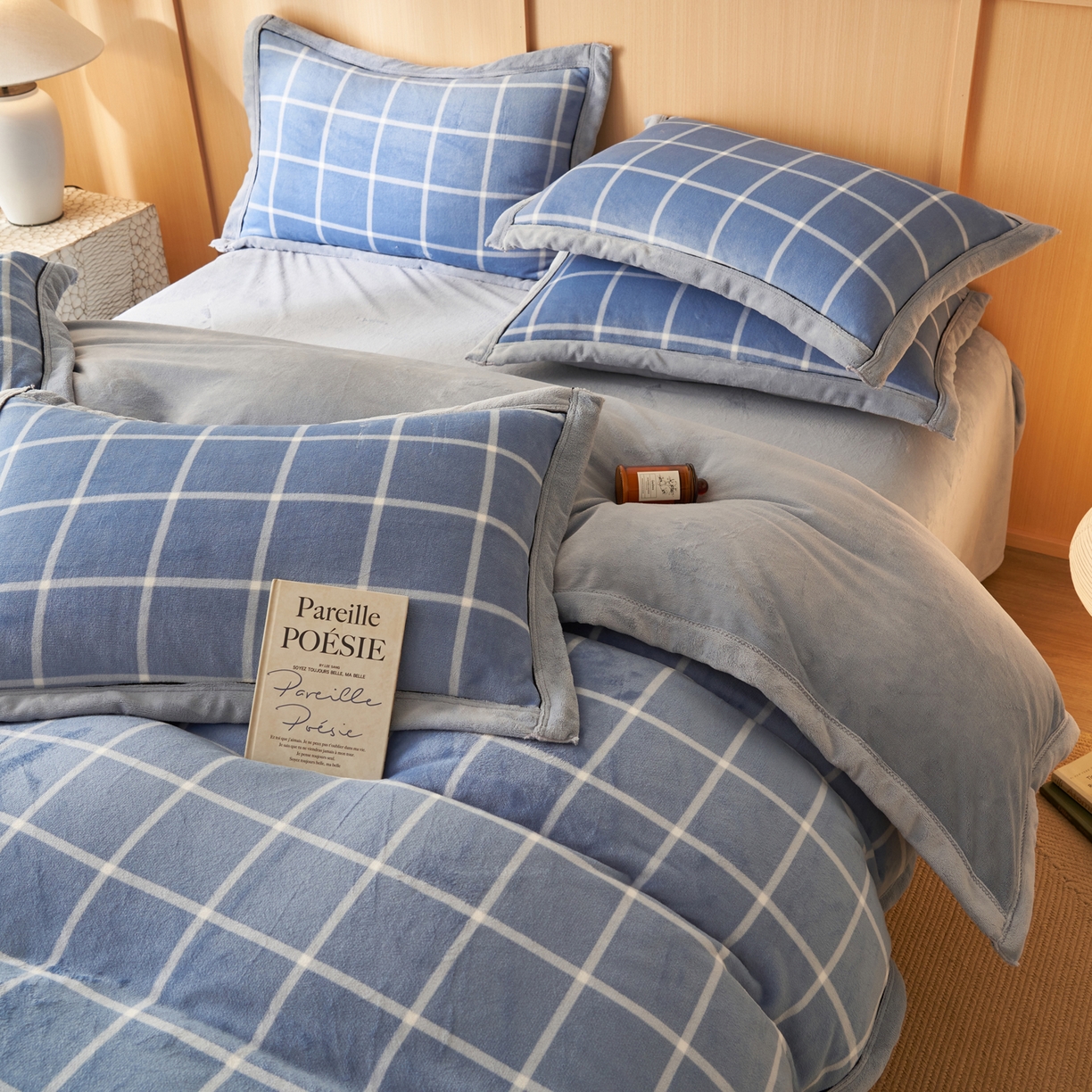 91家纺网 家纺一手货源 找家纺 子由家居 2025新款牛奶绒无印风可拆洗冬被被子被芯 蓝调格