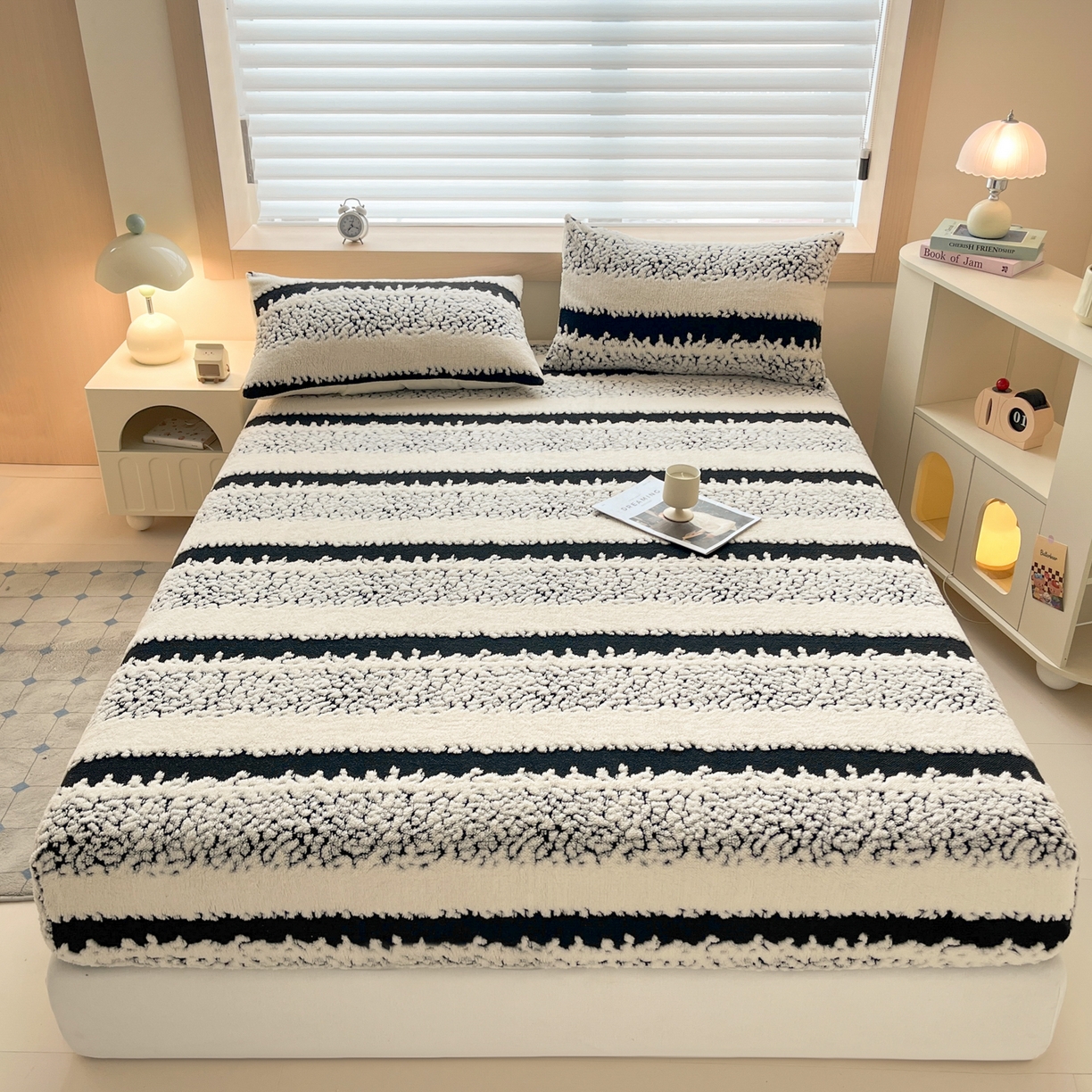 91家纺网 家纺一手货源 找家纺 （总）卡伦家纺 2025新款阳离子提花牛奶绒床笠-暖阳系列