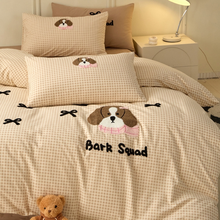 蓝邻家纺 2025新款全棉磨毛卡通刺绣款四件套--毛巾绣系列 安妮