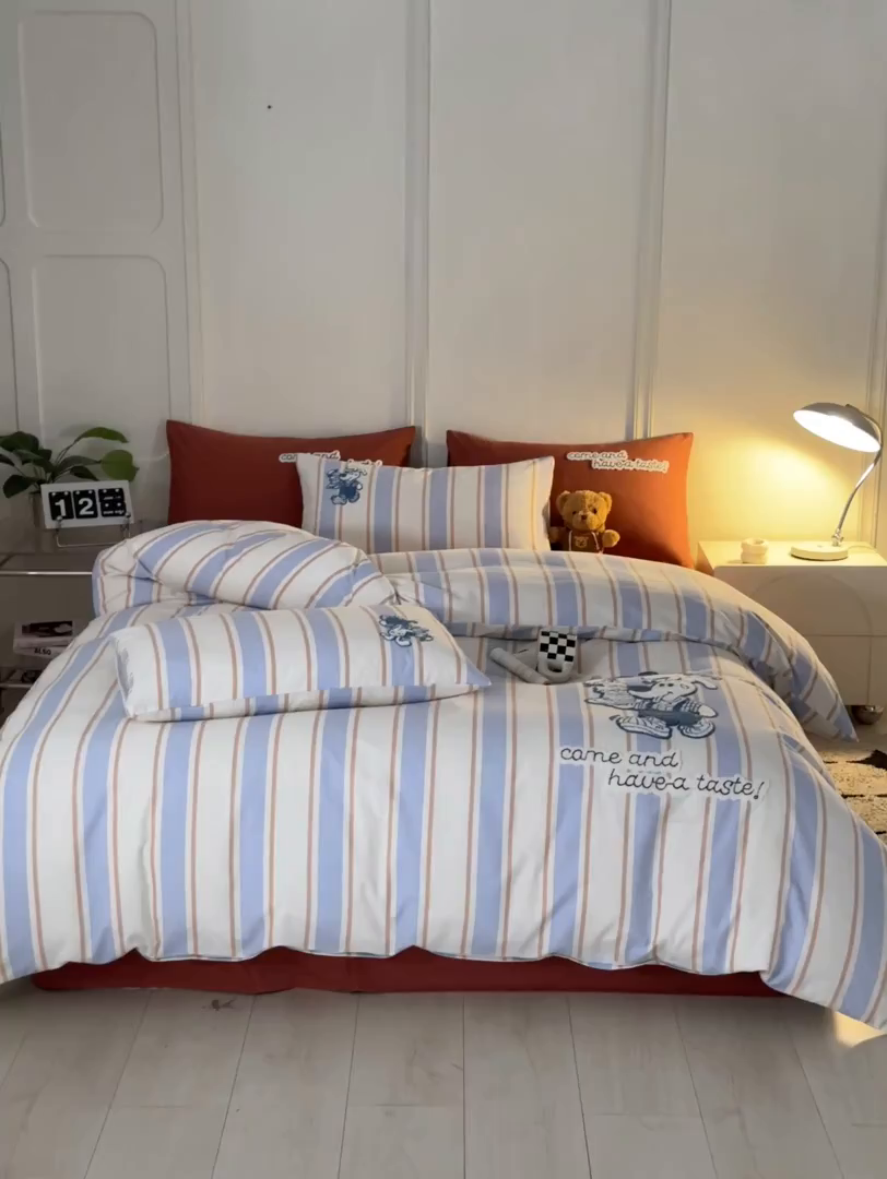 91家纺网 家纺一手货源 找家纺 蓝邻家纺 2025新款全棉磨毛卡通刺绣款四件套--毛巾绣系列 汉堡先生