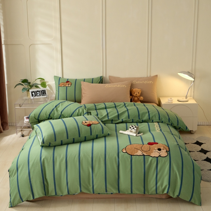 91家纺网 家纺一手货源 找家纺 蓝邻家纺 2025新款全棉磨毛卡通刺绣款四件套--毛巾绣系列 瑞瑞-绿