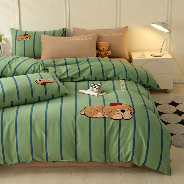 91家纺网 家纺一手货源 找家纺 蓝邻家纺 2025新款全棉磨毛卡通刺绣款四件套--毛巾绣系列 瑞瑞-绿