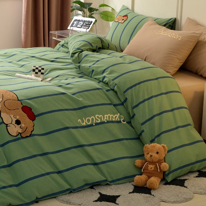 91家纺网 家纺一手货源 找家纺 蓝邻家纺 2025新款全棉磨毛卡通刺绣款四件套--毛巾绣系列 瑞瑞-绿