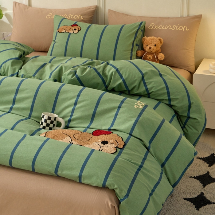 91家纺网 家纺一手货源 找家纺 蓝邻家纺 2025新款全棉磨毛卡通刺绣款四件套--毛巾绣系列 瑞瑞-绿