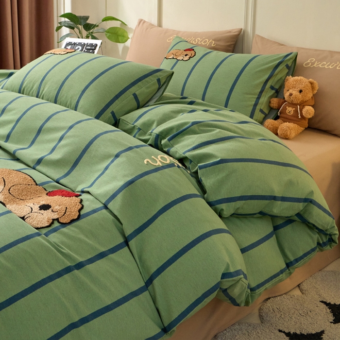 91家纺网 家纺一手货源 找家纺 蓝邻家纺 2025新款全棉磨毛卡通刺绣款四件套--毛巾绣系列 瑞瑞-绿