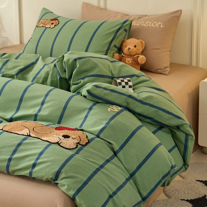 91家纺网 家纺一手货源 找家纺 蓝邻家纺 2025新款全棉磨毛卡通刺绣款四件套--毛巾绣系列 瑞瑞-绿