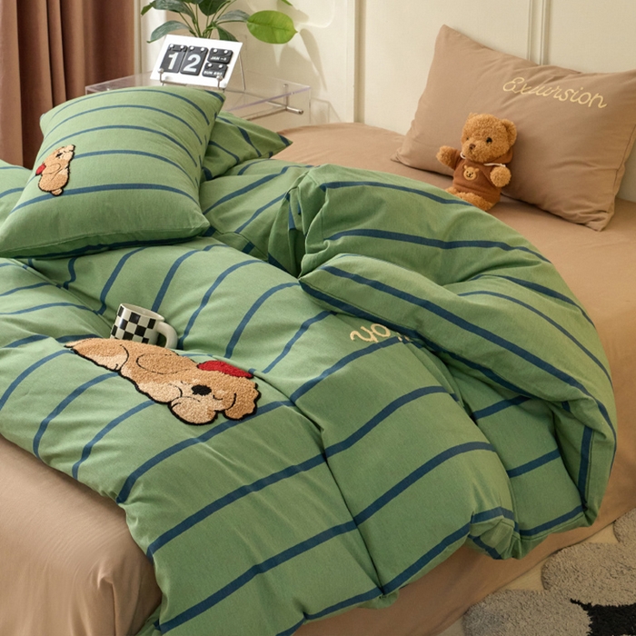 91家纺网 家纺一手货源 找家纺 蓝邻家纺 2025新款全棉磨毛卡通刺绣款四件套--毛巾绣系列 瑞瑞-绿