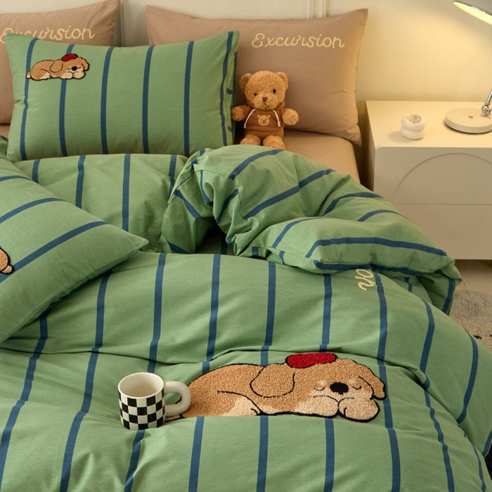 91家纺网 家纺一手货源 找家纺 蓝邻家纺 2025新款全棉磨毛卡通刺绣款四件套--毛巾绣系列 瑞瑞-绿