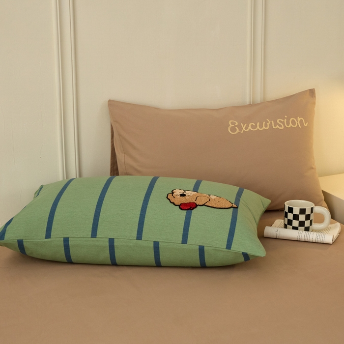 91家纺网 家纺一手货源 找家纺 蓝邻家纺 2025新款全棉磨毛卡通刺绣款四件套--毛巾绣系列 瑞瑞-绿