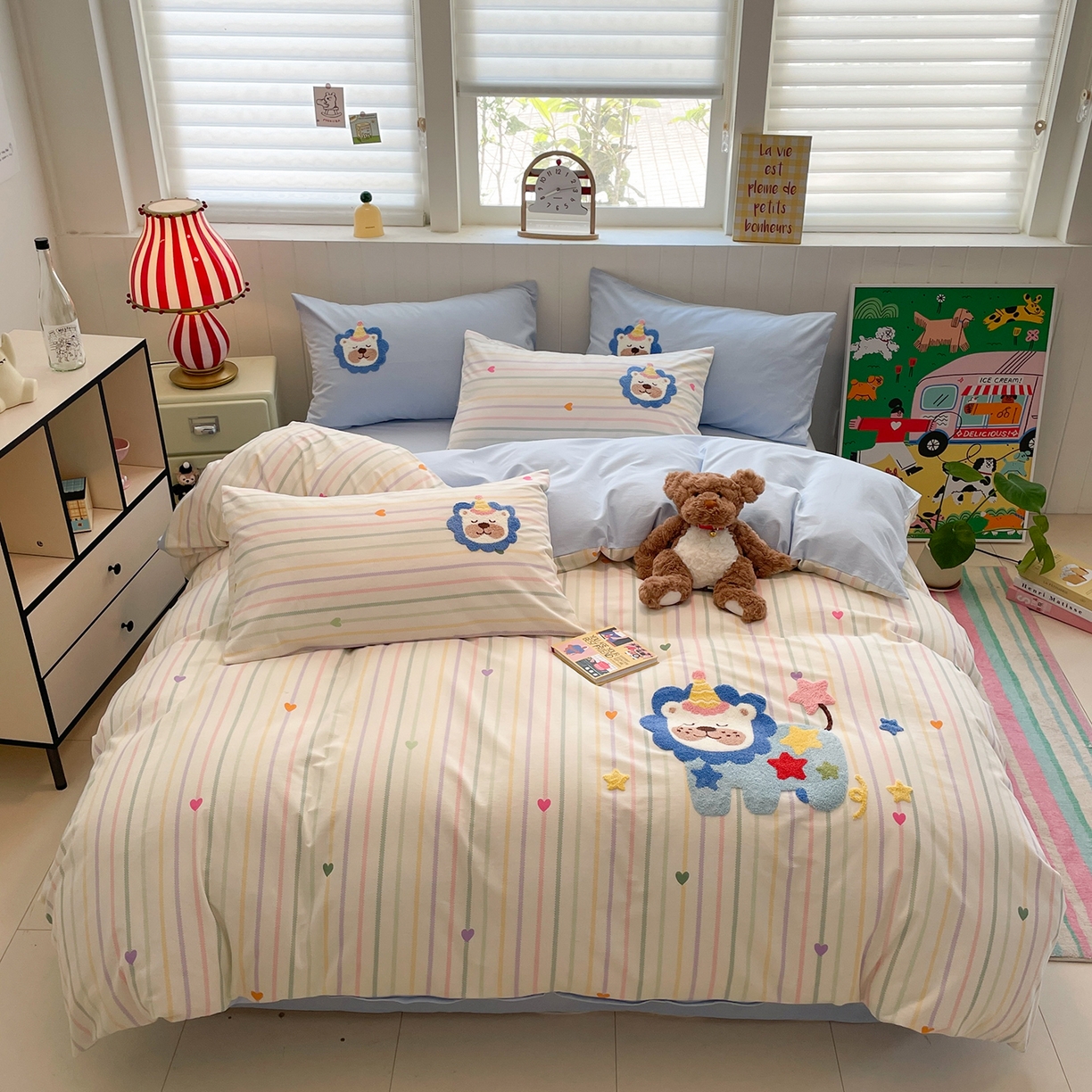 91家纺网 家纺一手货源 找家纺 蓝邻家纺 2025新款全棉磨毛卡通刺绣款四件套--毛巾绣系列 丛林守护-蓝