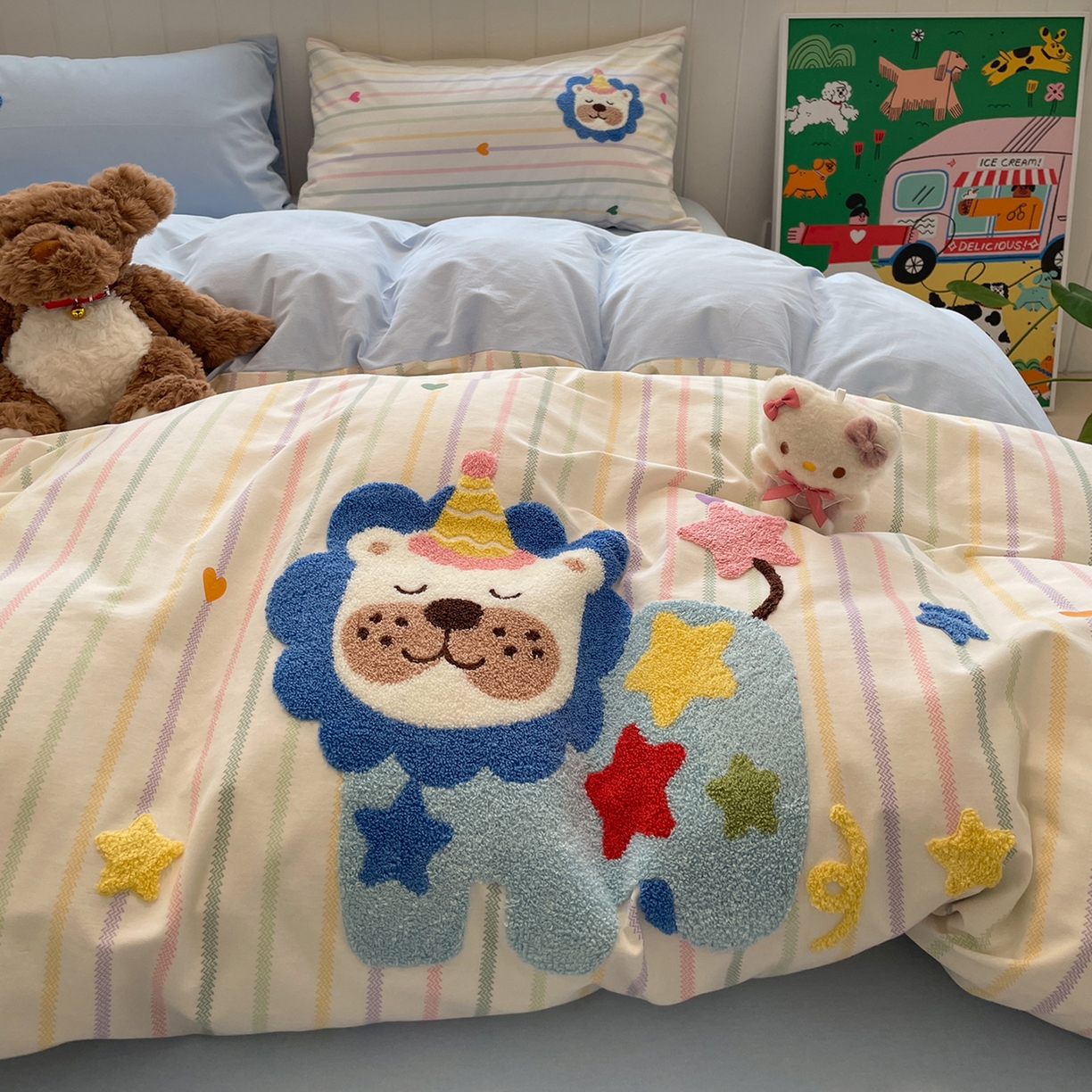 91家纺网 家纺一手货源 找家纺 蓝邻家纺 2025新款全棉磨毛卡通刺绣款四件套--毛巾绣系列 丛林守护-蓝