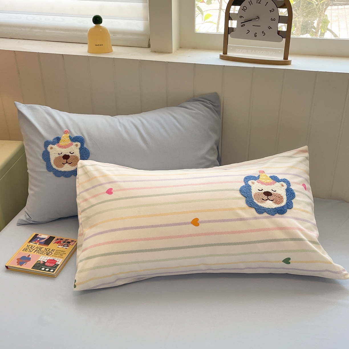 91家纺网 家纺一手货源 找家纺 蓝邻家纺 2025新款全棉磨毛卡通刺绣款四件套--毛巾绣系列 丛林守护-蓝