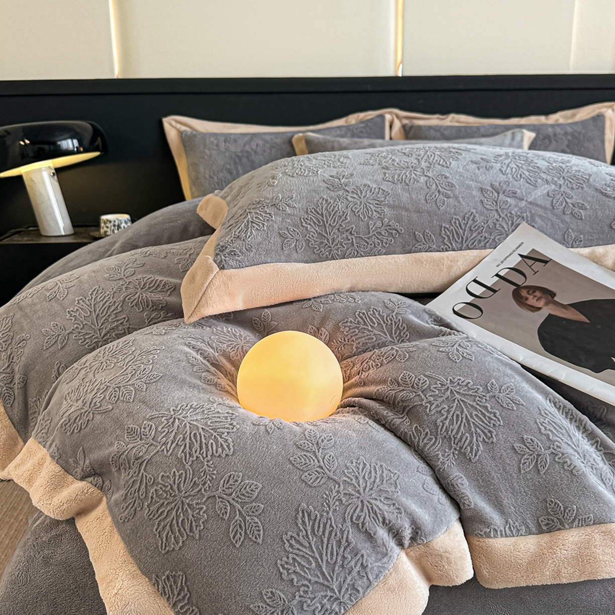 91家纺网 家纺一手货源 找家纺  （总）亿梵家居  2025秋冬新款-拼角款A类全消光牛奶绒立体5D雕花绒四件套