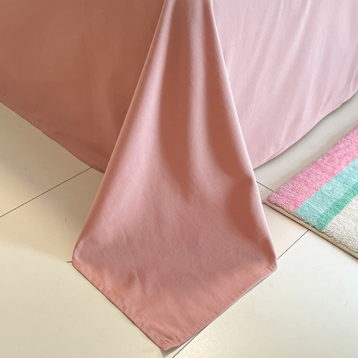 91家纺网 家纺一手货源 找家纺 蓝邻家纺 2025新款全棉磨毛卡通刺绣款四件套--毛巾绣系列 芙芙兔